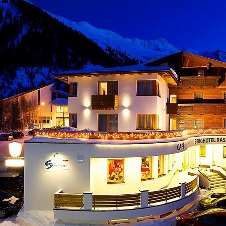 Berghotel Rasis Galtuer Exterior photo